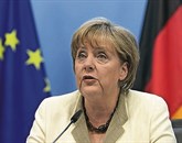 Nemška kanclerka Angela Merkel se je danes v luči poročil o ameriškem spletnem nadzoru zavzela za stroga pravila EU glede zaščite podatkov 