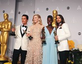  Matthew McConaughey in Cate Blanchet (z leve) sta slavila v kategoriji glavnih vlog, Lupita Nyong