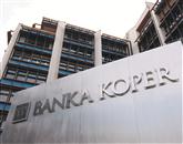 Banka Koper je kot prva med slovenskimi bankami začela izdajati predplačilno kartico Foto: Zdravko Primožič/Fpa