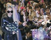Lady Gaga so zelo toplo sprejeli oboževalci na tokijskem letališču Foto: Toru Hanai