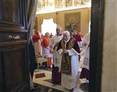 V zelo čustveni maši je Benedikt XVI. med drugim pozval h končanju “verske hinavščine” in “rivalstva” v Katoliški cerkvi Foto: © Osservatore Romano / Reuters