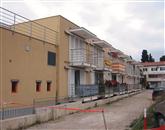 Piranska občina ima 183 stanovanjskih enot (nad garažno hišo  Arze tri), ki so vse zasedene, ter listo 125 prosilcev (družin) za stanovanja  Foto: Lea Kalc Furlanič