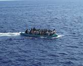 Pred obalo Siciliji rešili 200 migrantov