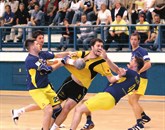 Utrinek s tekme propadlih klubov  Gold Cluba in Cimosa Kopra iz sezone  2004/2005 Foto: Zdravko Primožič/Fpa