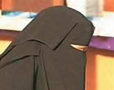 V znak postopnega odpravljanja omejitev za ženske v Savdski Arabiji  so oblasti v začetku maja tudi dovolile, da se dekleta na zasebnih šolah smejo ukvarjati s športom Foto: Wikipedia