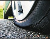 V nedeljo se je na avtocesti spet zgodil “trik s pnevmatiko” 