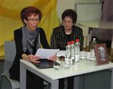     Ana Balantič (desno) in Milena Brelih  na predstavitvi knjige Moja poletja Foto: Saša Dragoš