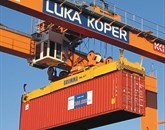 V Luki Koper so dobili bronasto priznanje za  tester  prijemal za kontejnerje  Foto: Luka Koper