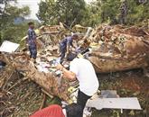 V nesreči turističnega letala v Nepalu mrtvih vseh 19 ljudi na krovu 