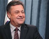 Predsednik Pozitivne Slovenije Zoran Janković je v izjavi za medije povedal, da ne namerava odstopiti od kandidature za mandatarja Foto: Tamino Petelinsek