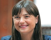  Predsednica dežele Furlanije-Julijske krajine (FJK) Debora Serracchiani je podpisala odlok o izvajanju tako imenovane vidne dvojezičnosti 
