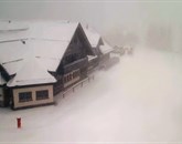 Smučarski center Cerkno  je včeraj končno pokazal zimsk podobo 