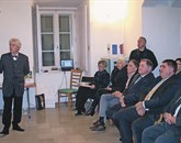 Predsednik Turističnega društva Srečko Šajn je na jubilejni prireditvi nagovoril člane in goste, ki delujejo v turizmu na širšem območju Notranjske in Krasa 