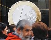Da bi okrepili zmožnost območja evra za spopad s krizo, bodo članice območja evra in nekatere druge države pretehtale možnost krepitve Mednarodnega denarnega sklada (IMF) skozi bilateralna posojila v višini do 200 milijard evrov. Svojo odločitev naj bi potrdile v desetih dneh. Foto: Reuters