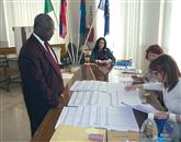 Piranski župan Peter Bossman je svoj glas oddal na predčasnem glasovanju Foto: Helena Race