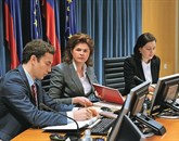 Sestanek za oceno stanja in ukrepe pri odpravljanju posledic ledene ujme, ki je prizadela območje celotne Slovenije Foto: STA