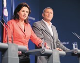Premierka Alenka Bratušek in minister Senko Pličanič želita z ukrepi v pravosodju ljudem vrniti zaupanje v pravno državo  Foto: STA