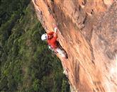 Matic Obid med plezanjem v steni Acopana Foto: Matic Obid