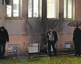 V črnogorski prestolnici Podgorica je pri zgradbi časnika Vijesti v četrtek pozno zvečer eksplodirala bomba in povzročila precejšnjo gmotno škodo, ranjenih pa ni bilo Foto: Vir: Vijesti