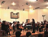 Godalni orkester Glasbene šole Postojna je pripravil pester program  