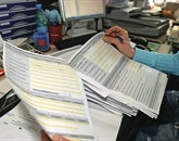 Davčna uprava RS (Durs) poziva davčne zavezance, ki do 15. junija na dom niso prejeli informativnega izračuna dohodnine za lani, naj dohodninsko napoved vložijo sami Foto: Boštjan Bensa