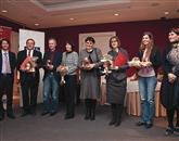Franja Čok (druga z desne), dobitnica priznanja Jabolko kakovosti za leto 2012 