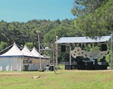 Prizorišče nedavnega Echo festivala v kampu Kanegra je počivalo le v dopoldanskih urah Foto: Ilona Dolenc