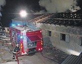 Februarja 2009 je  požar gasilo 29 gasilcev iz Slavine, Pivke in Postojne Foto: Pgd Postojna