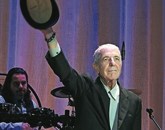 Leonard Cohen 25. julija prihaja drugič in zadnjič v Ljubljano, saj se po turneji  Old Ideas na odre v takem obsegu ne namerava vrniti Foto: Andraž Gombač