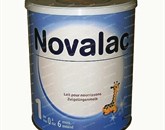V Ljubljanskih lekarnah stane 800-gramsko pakiranje mleka v prahu znamke Novalac 15,70 evrov, v Gorici pa  9,20 evrov 