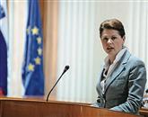 Predsednica vlade Alenka Bratušek je v intervjuju za sobotno prilogo Večera povedala, da vlada razmišlja o sprožitvi pravnih postopkov zoper bonitetno hišo Moody