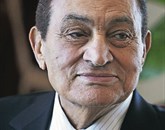 Egiptovsko sodišče je danes odredilo pogojno izpustitev nekdanjega egiptovskega voditelja Hosnija Mubaraka iz pripora v primeru korupcije Foto: Amr Abdallah Dalsh