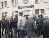 Že decembra so delavci Primorja protestirali proti mačehovskemu odnosu jamstvenega skalda Foto: Nace Novak