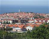 Najemnike za  kadrovska stanovanja iščejo z javnim razpisom le v Izoli, v Kopru in Piranu pa na pobudo župana Foto: Ilona Dolenc